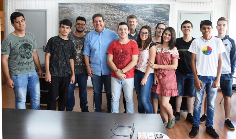 Parlamento Jovem visita Poder Executivo e Núcleo Regional de Educação